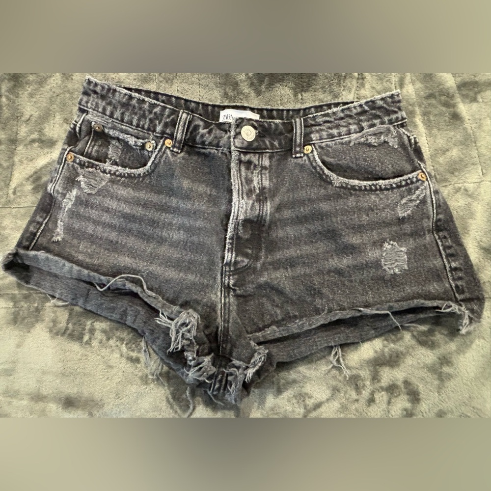 Zara Denim Buttonfly Short Shorts
Women's Sz 8 Faded Black Summer Beach Outdoors